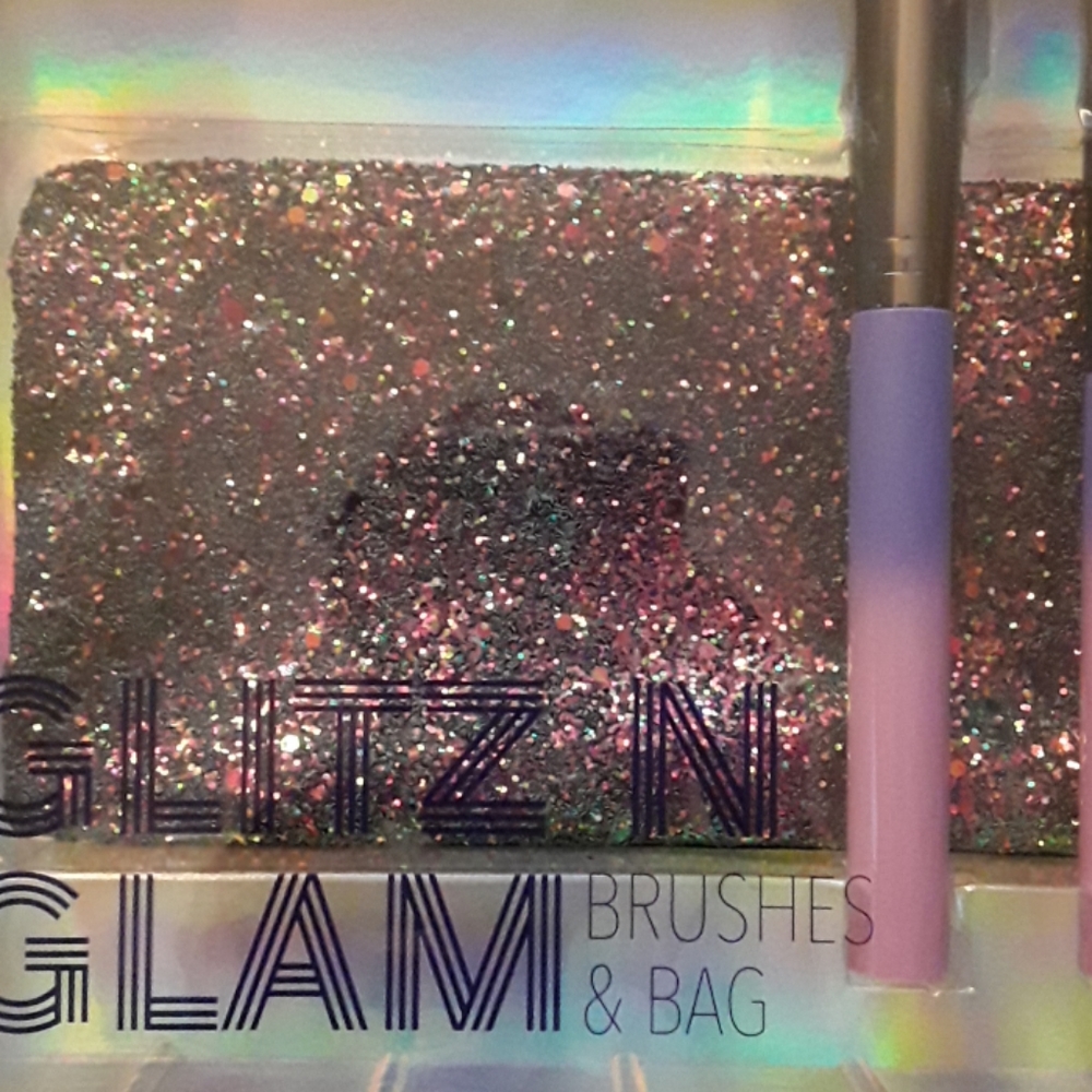 Beauty Concepts Glitz & Glam brushes and bag - Picture 3 of 4